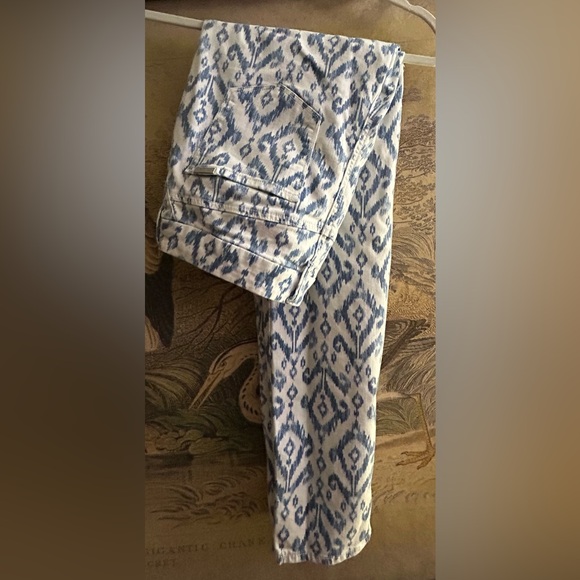 Chico’s So Slimming White Blue Ikat Southwest Print Pants SZ 1 = SZ 8 - Picture 1 of 9